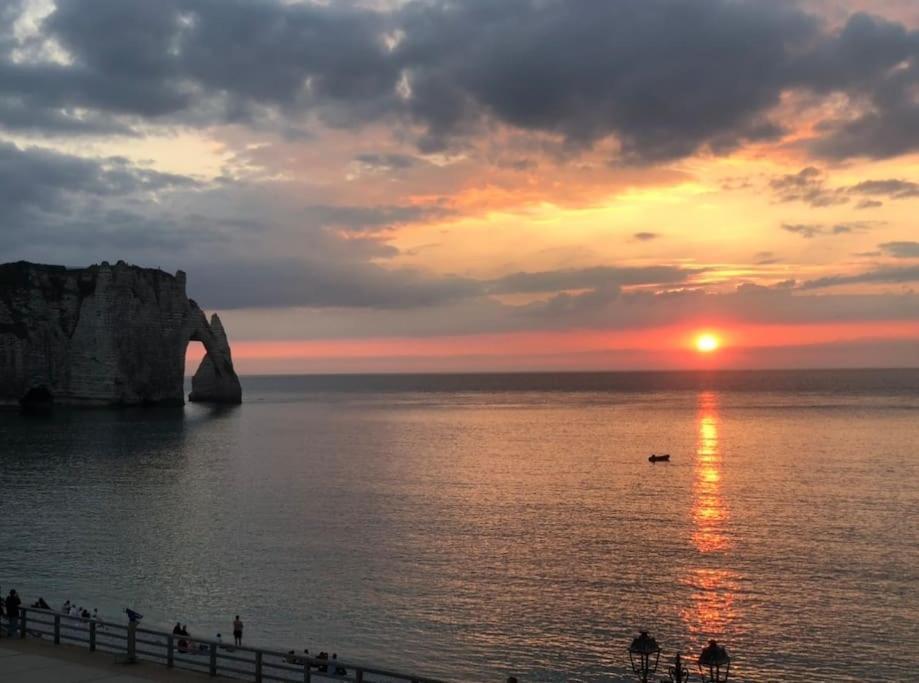 L'Ideal, Appartement Vue Mer Étretat Eksteriør billede